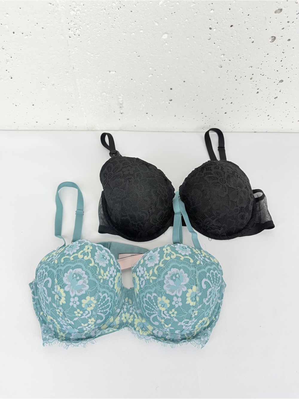 Victoria’s Secret Women’s 34D Lot of 2 Dream Angles & Lined Demi Bra’s